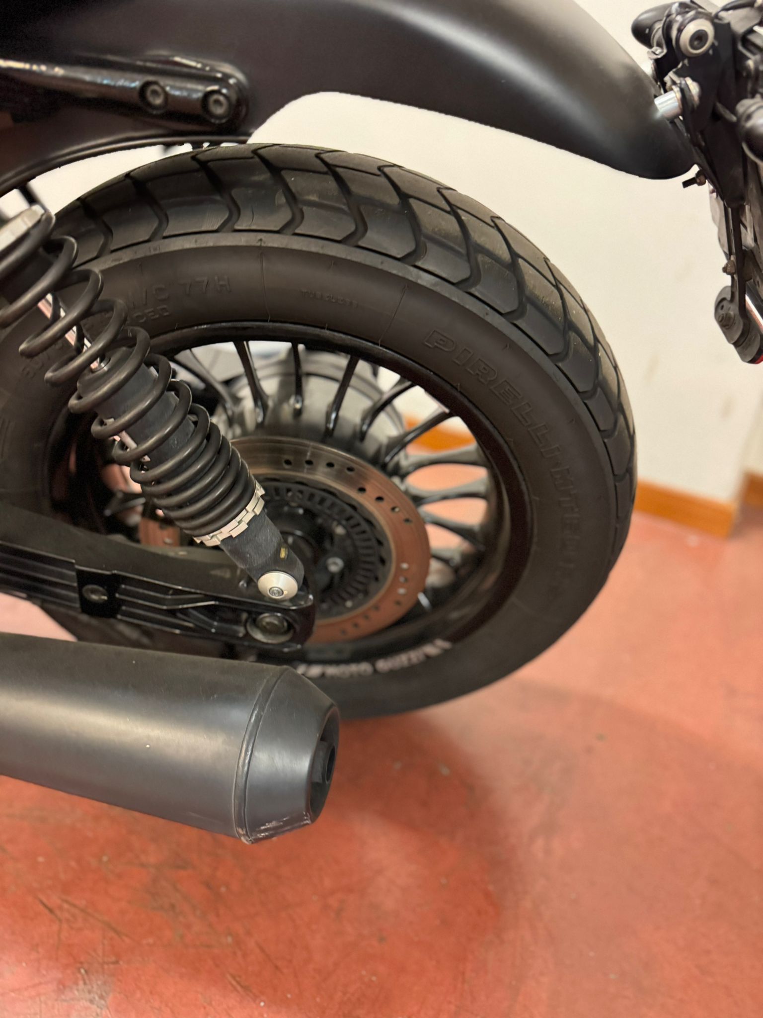 motoguzzi v9bobber - Image 5