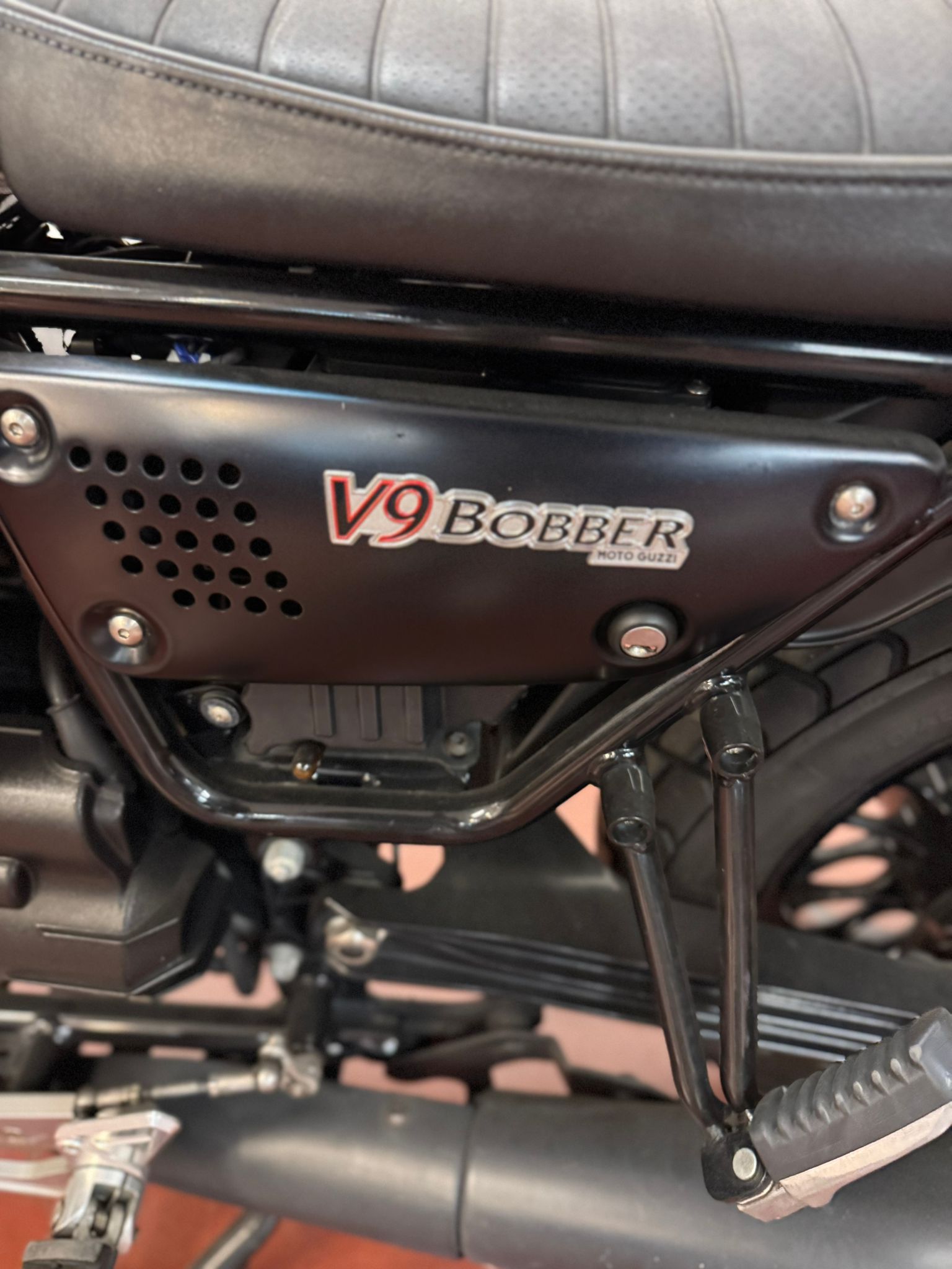 motoguzzi v9bobber - Image 4